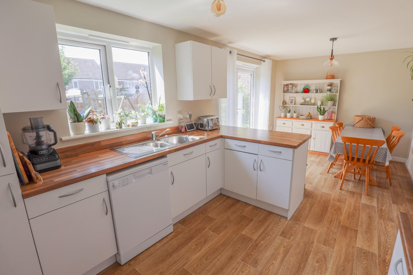 84 Plasnewydd Walk, Llantwit Major, Vale of Glamorgan, CF61 2YZ